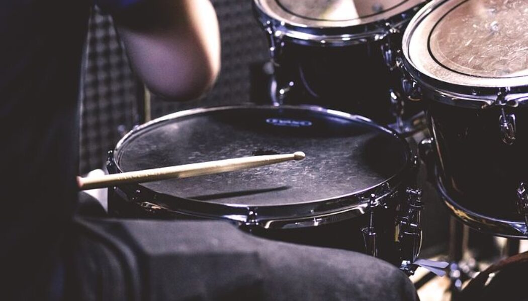 music, drum set