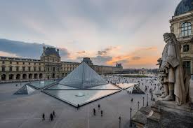 Online Tours of the Louvre Museum