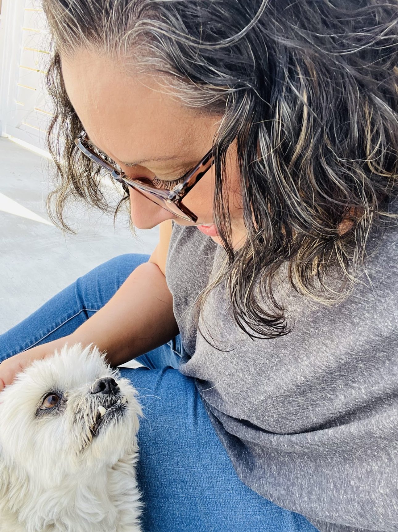 Erica and her small dog, Zuca.